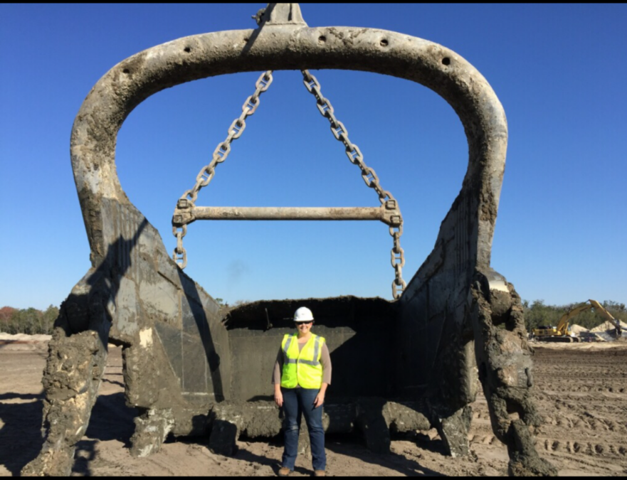Dragline bucket rigging at a mine site